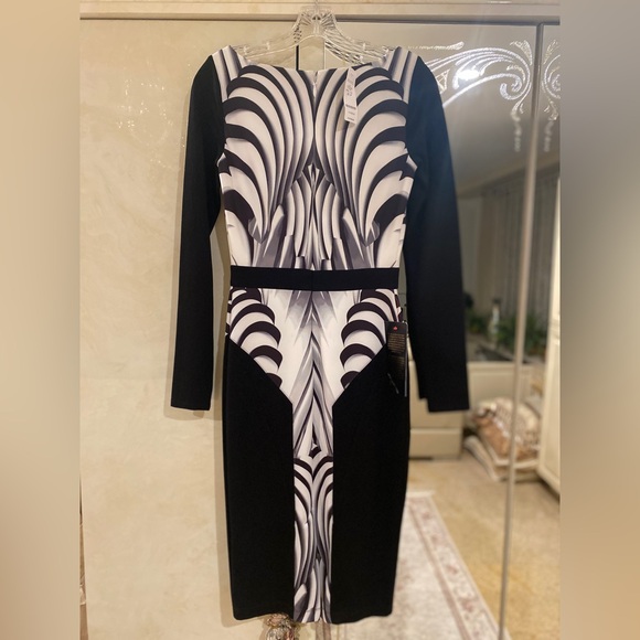 Bebe Size Small Long Sleeved Print Block Scuba Dress Robe Scuba Motif NWT - Picture 2 of 16